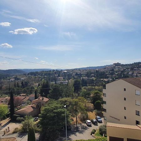 La Vue Du Chateau - Tout Confort Greoux-les-Bains Bagian luar foto