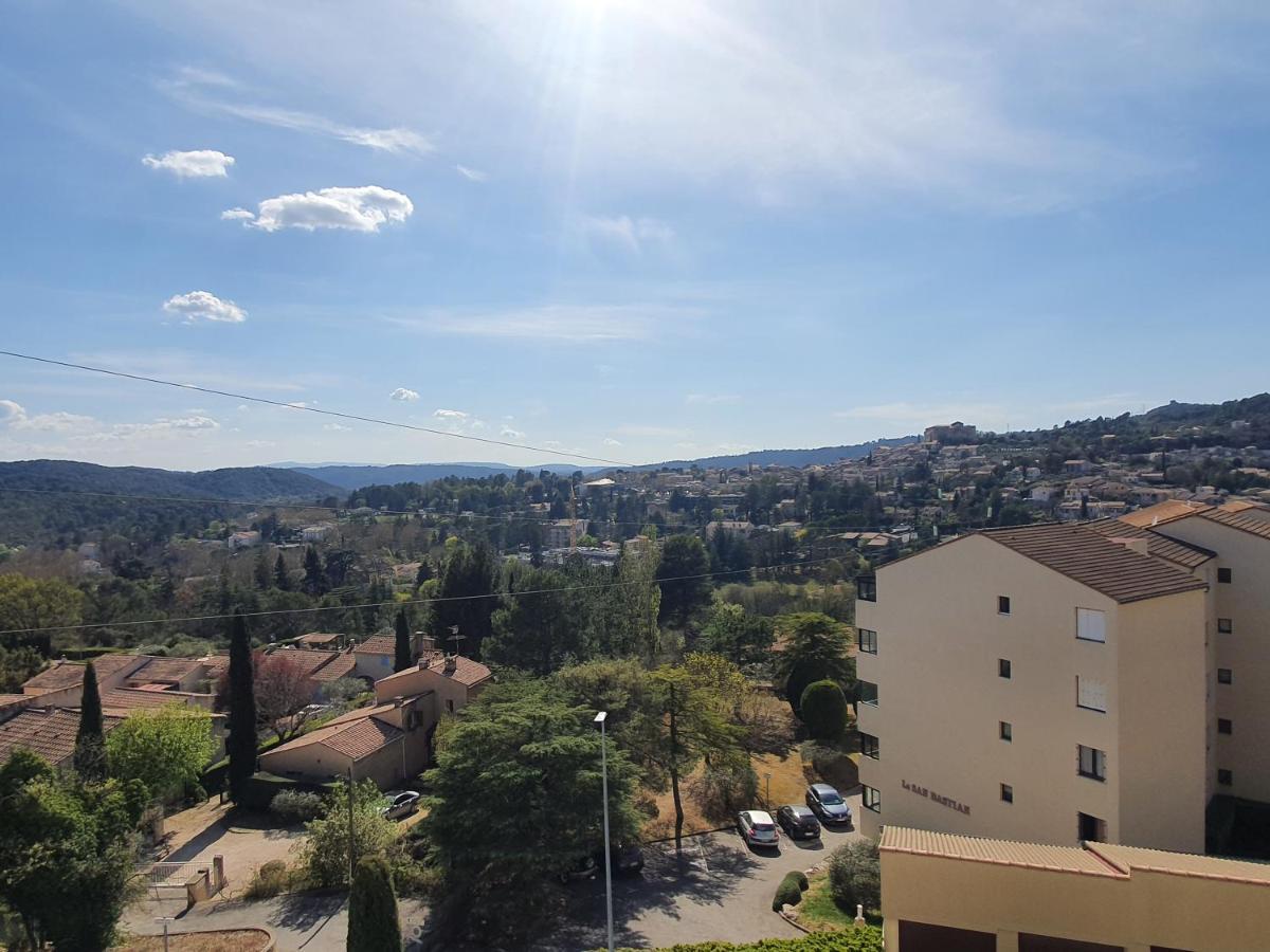 La Vue Du Chateau - Tout Confort Greoux-les-Bains Bagian luar foto